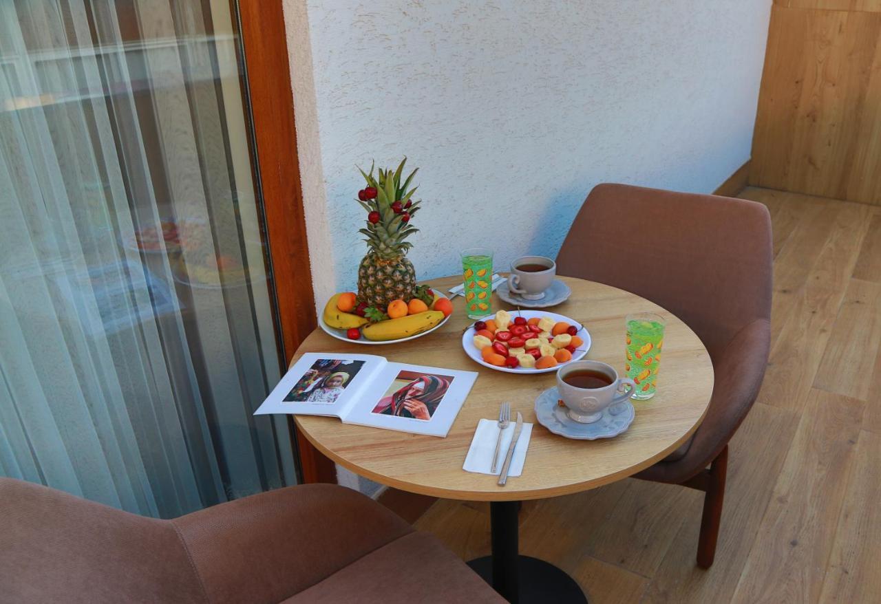 Hotel Almircan *