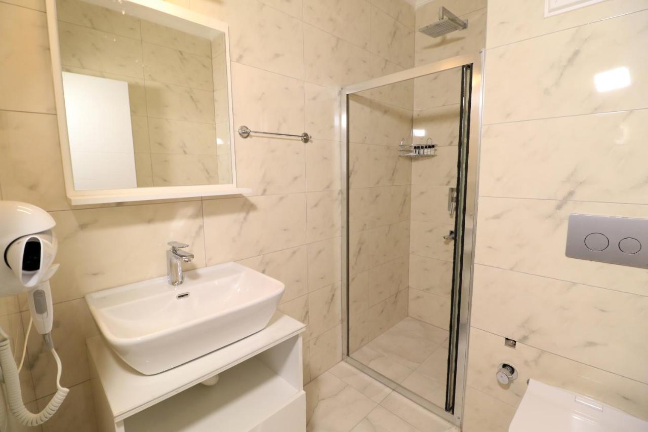 Hotel Almircan *