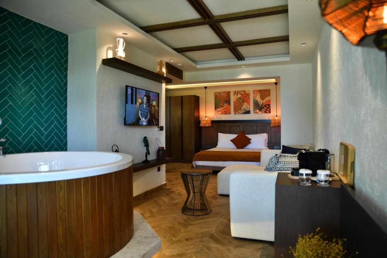 Parmos Hotel