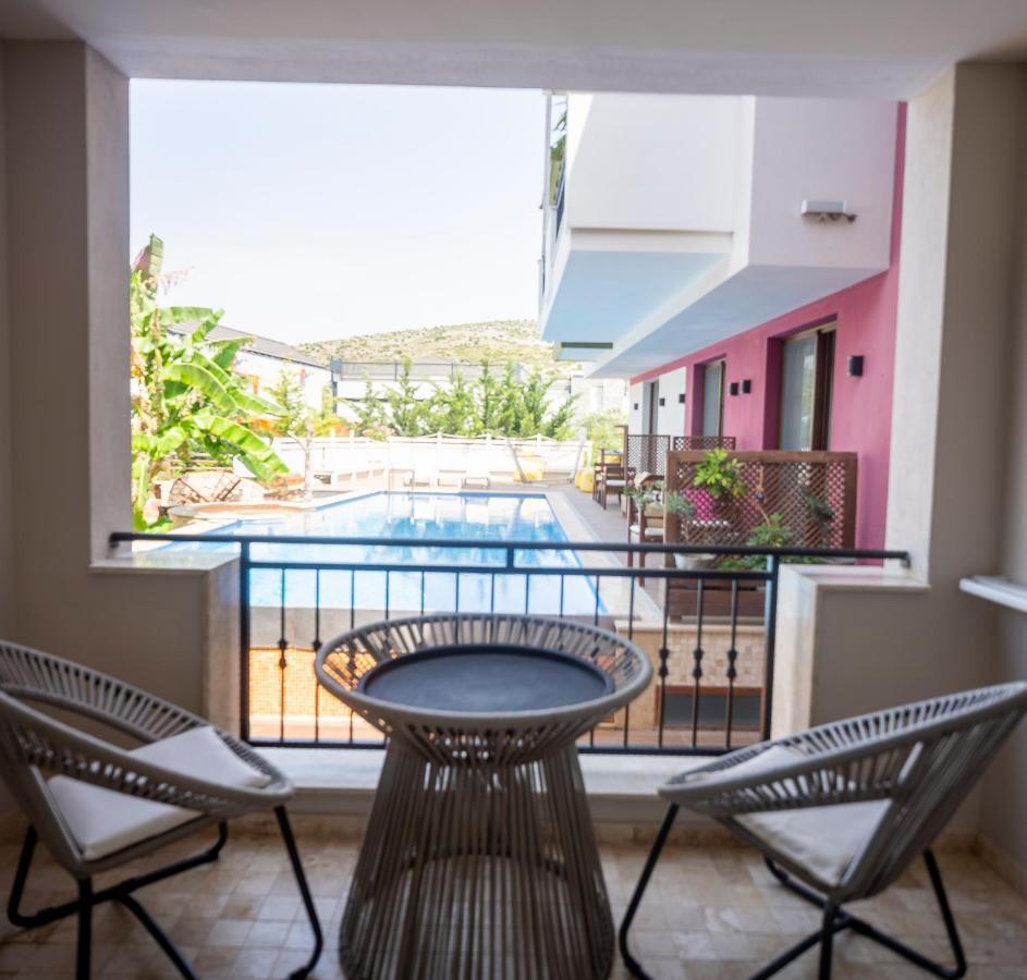 Hotel Cesmekes *