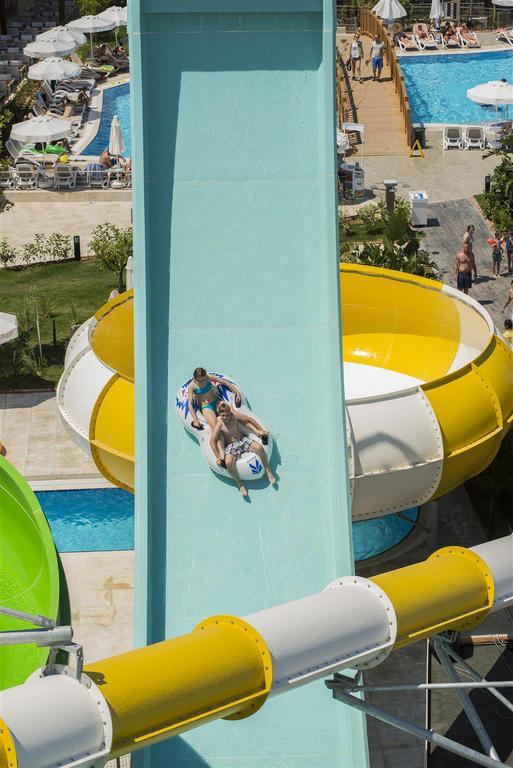 Dream World Aqua Resort