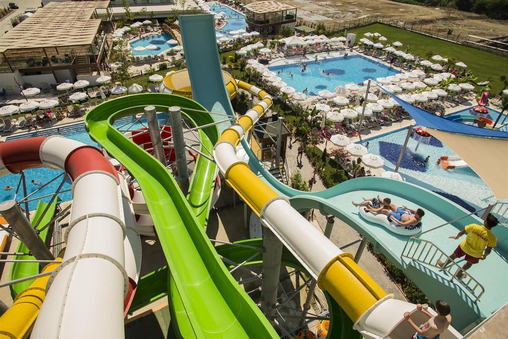 Dream World Aqua Side