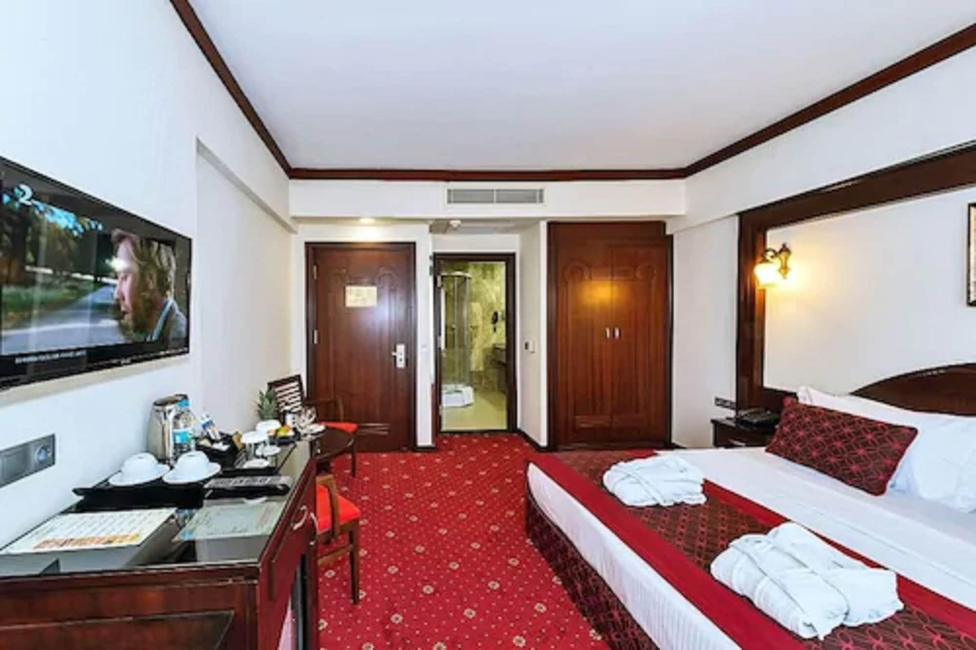 Guelhanepark & Hotel 4*