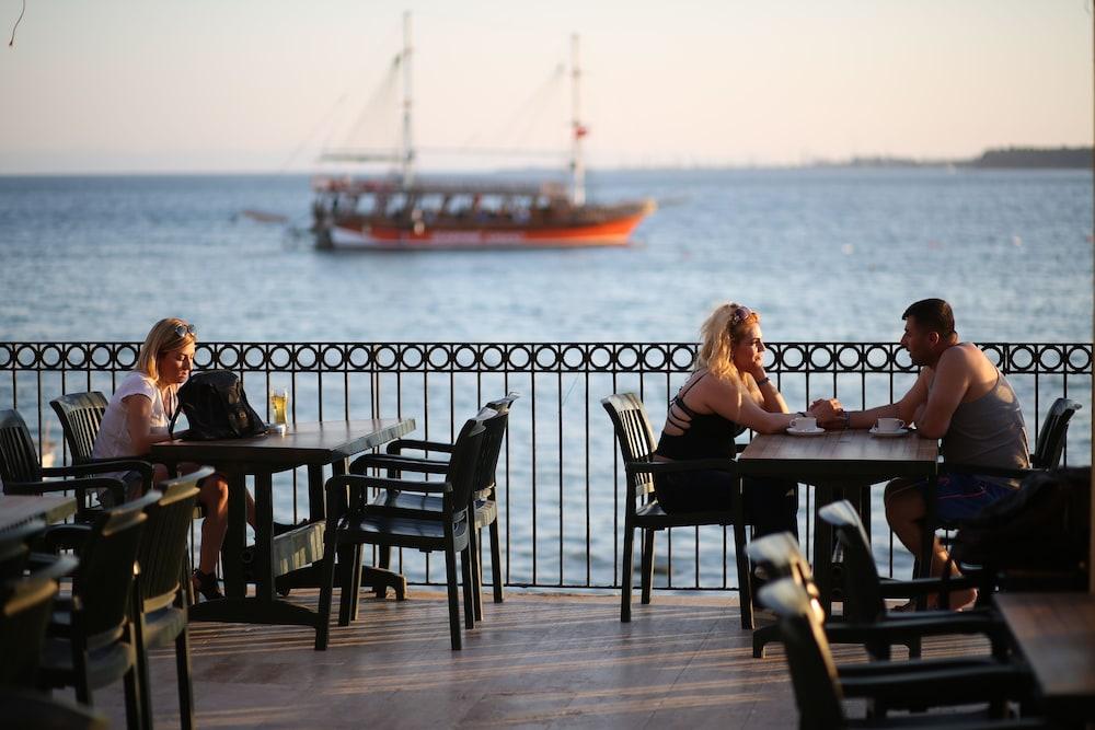 Tuntas Altinkum Didim