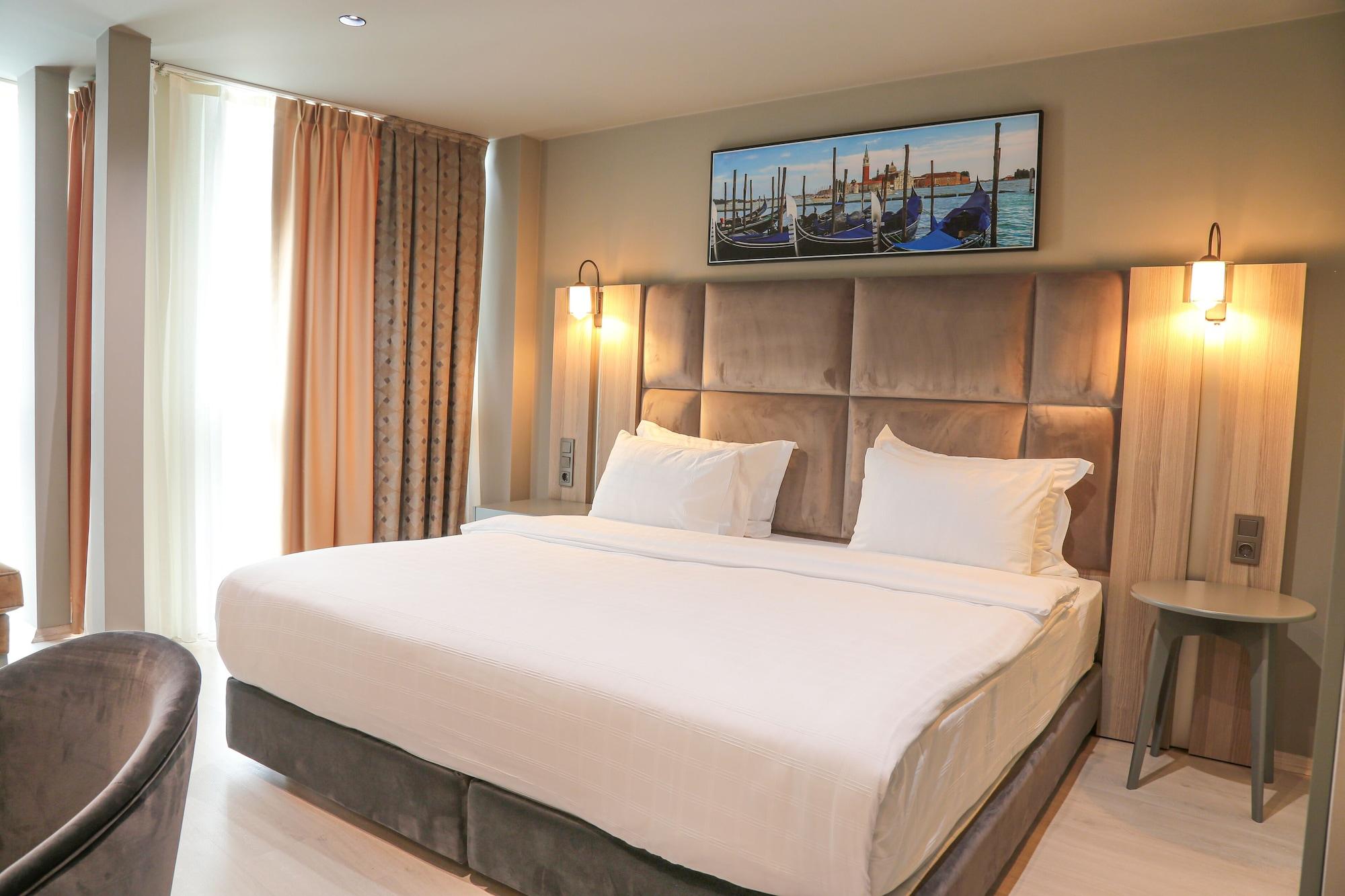 Hotel Pasaport Pier 4*
