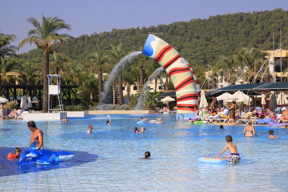Hotel Tt Palace