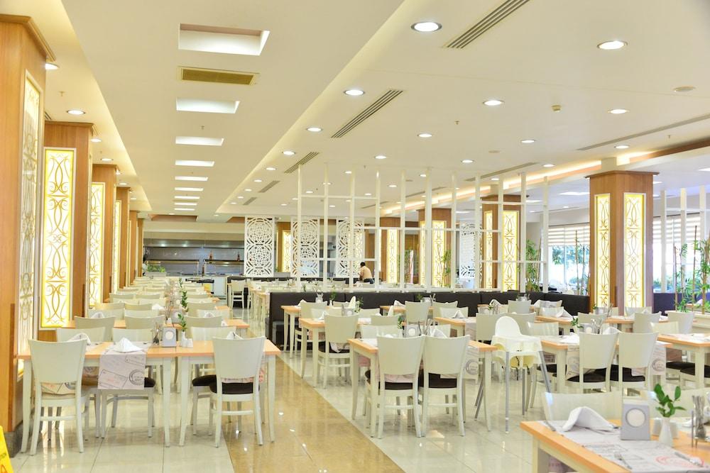 Hotel Tt Palace