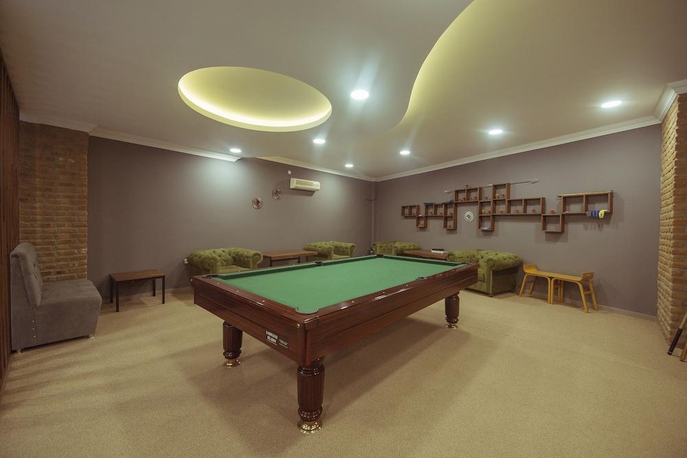 Deluxe Hotel 4*