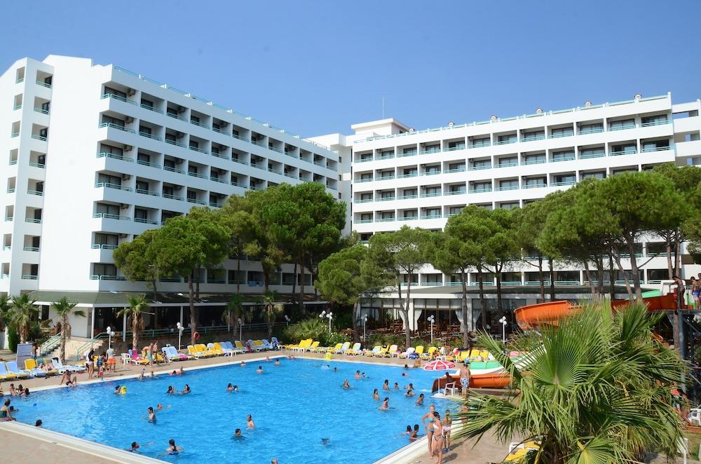 Grand Efe (adults Only)