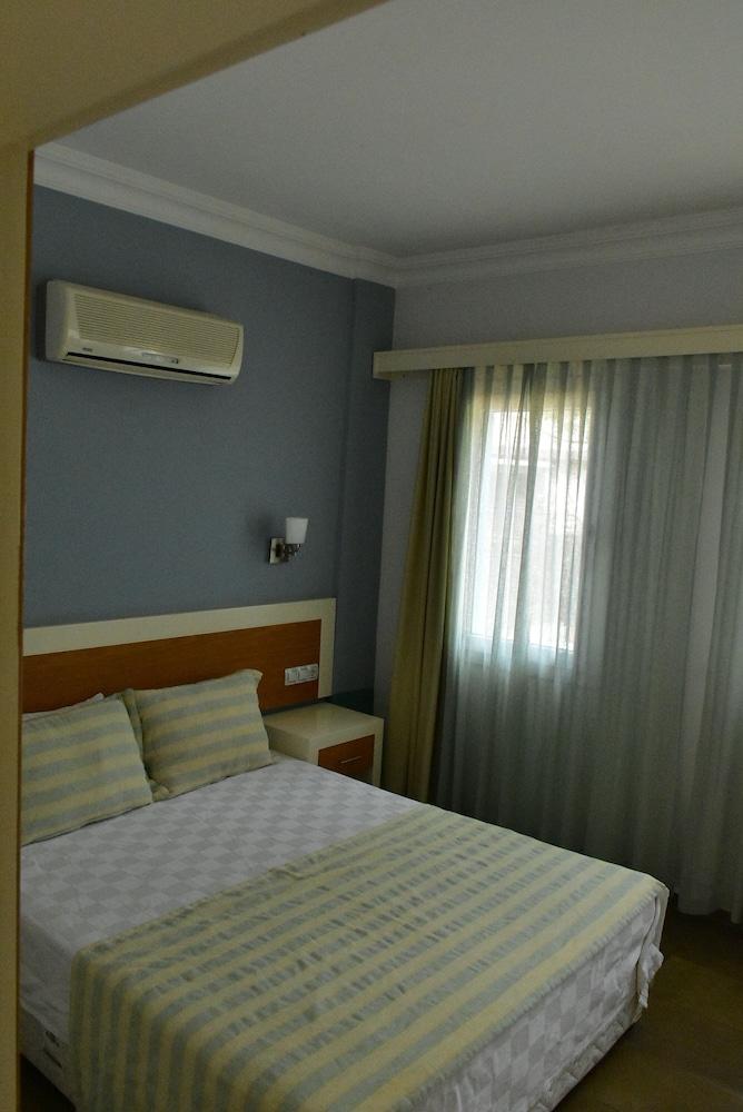 Hotel Diana 3*