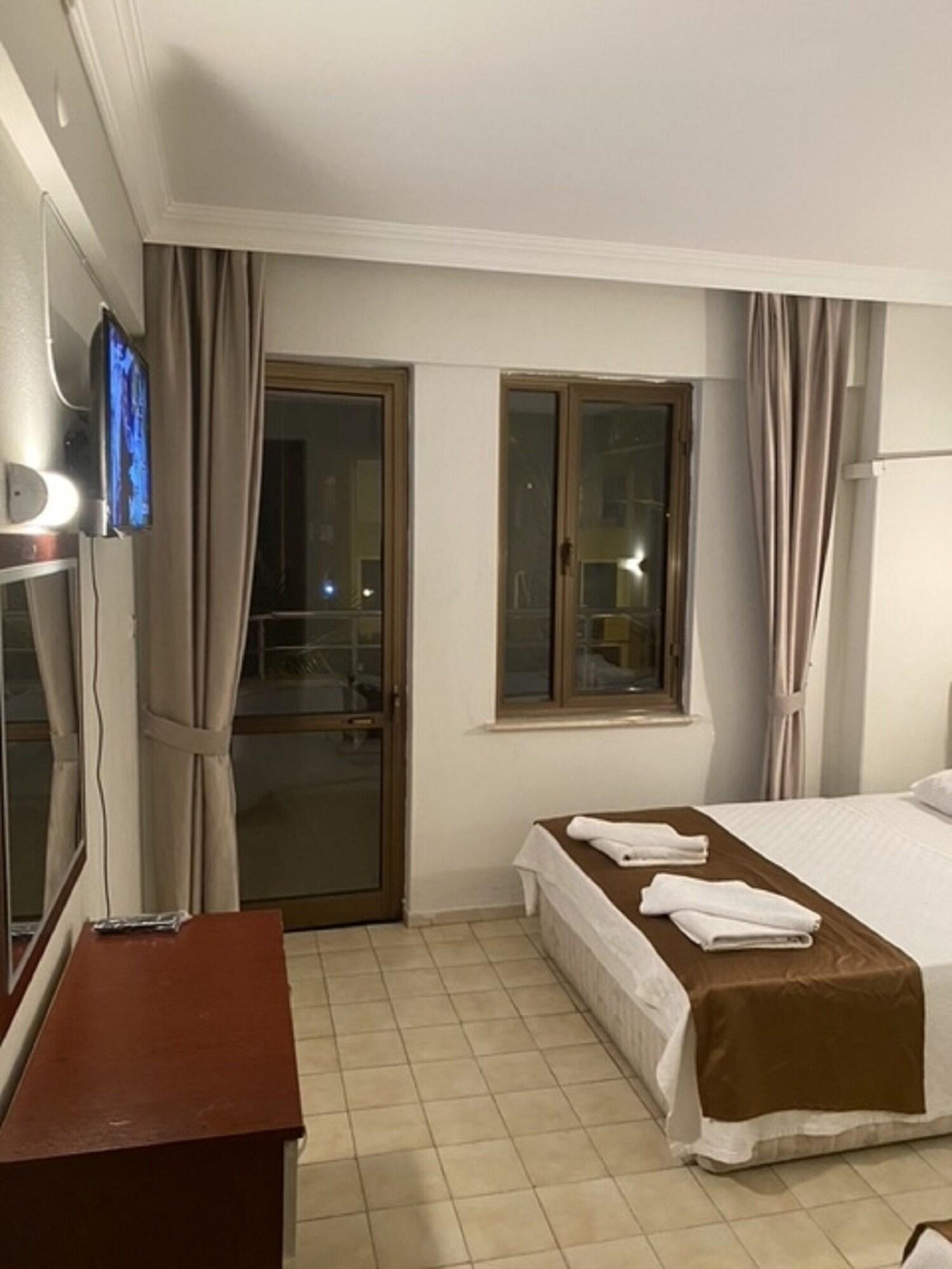 Hotel London Blue 2*