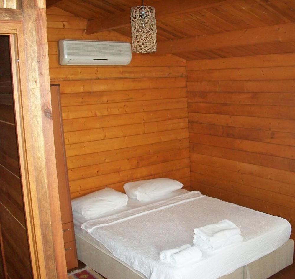 Kriss Hotel