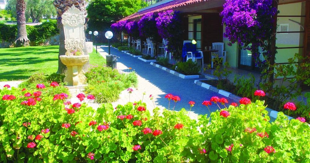 Medis Resort 3*