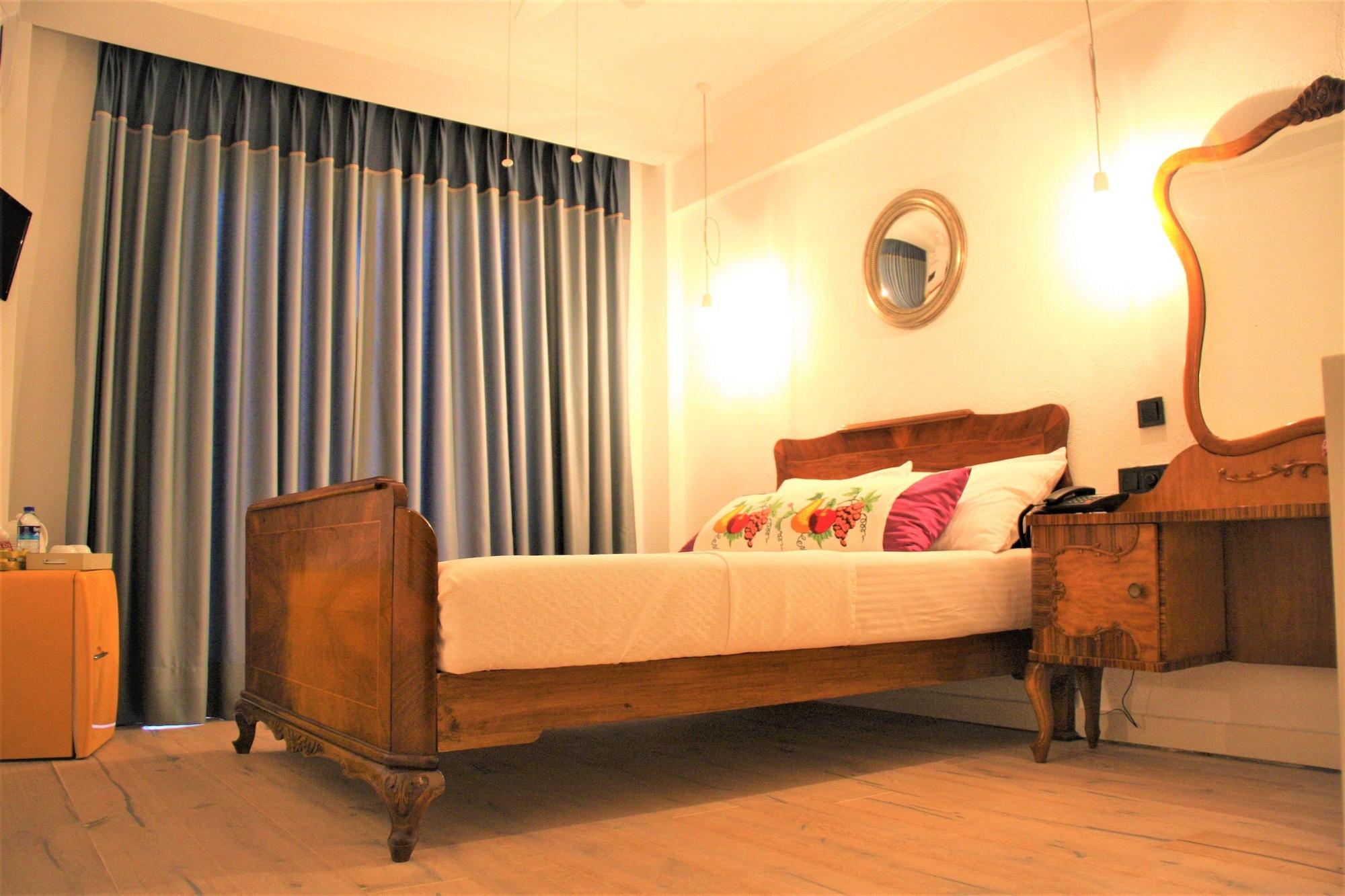 Amphora Hotel