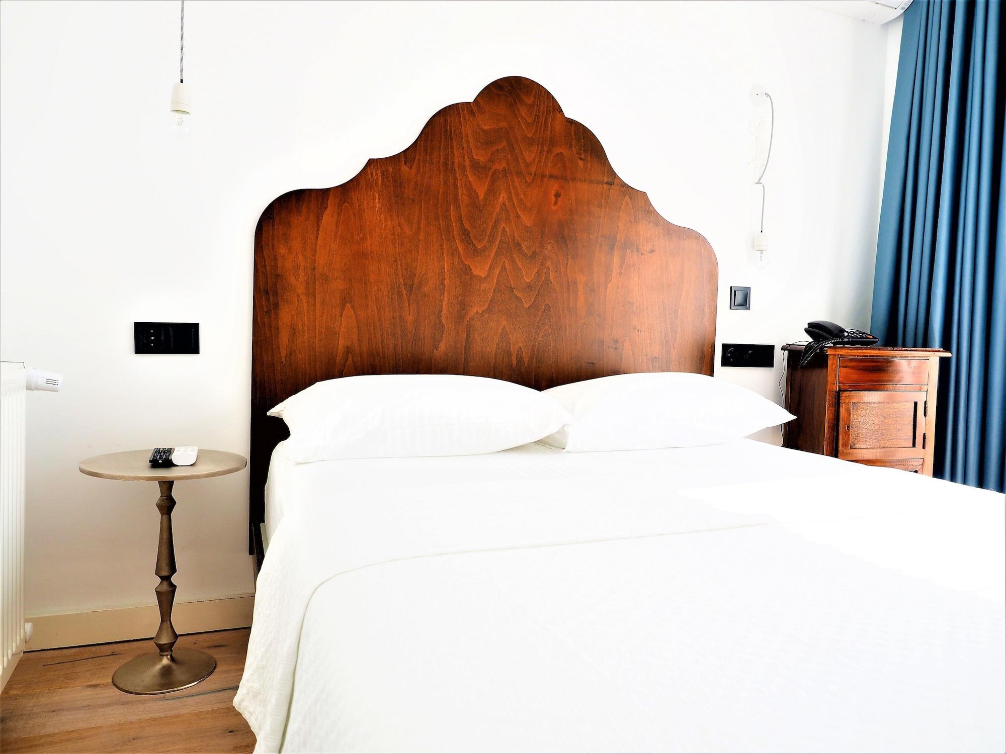 Amphora Hotel