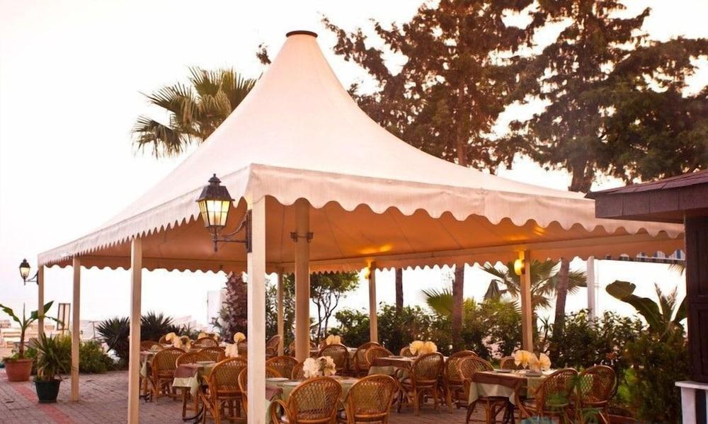 Azak Hotel 3*
