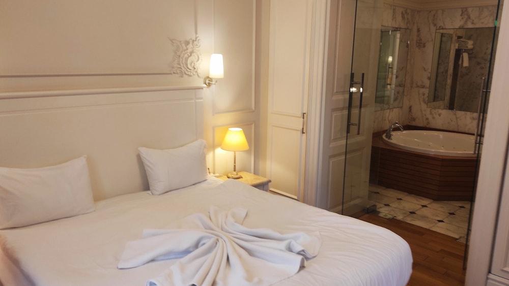 Hotel Corinne Art & Boutique 4*