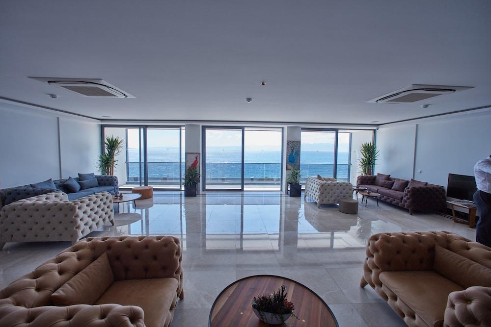 The Nowness Luxury & Adulty Only 4* Cesme