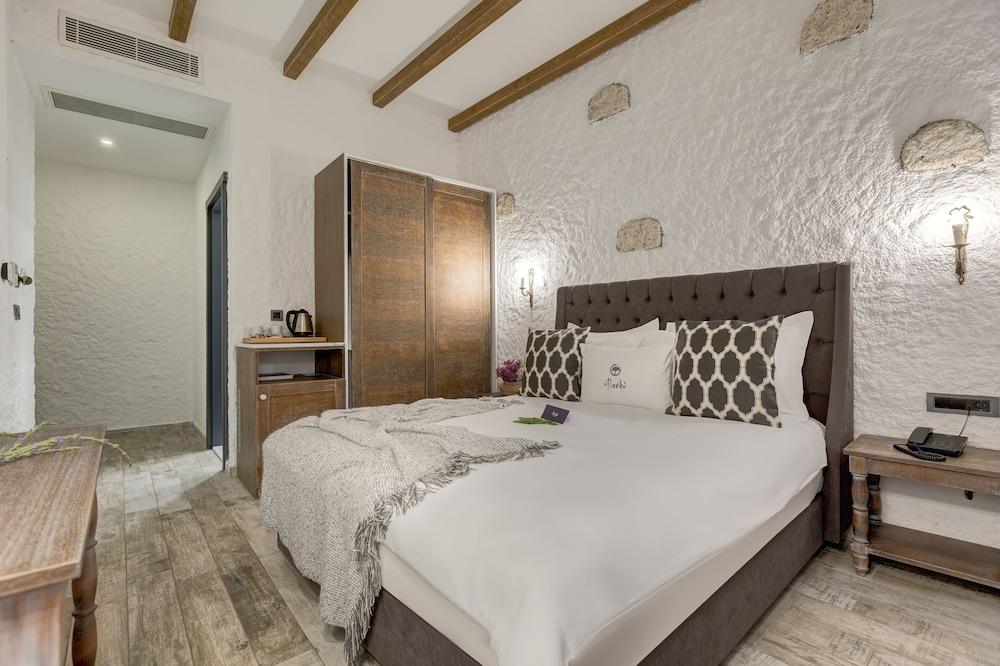 Alachi Hotel