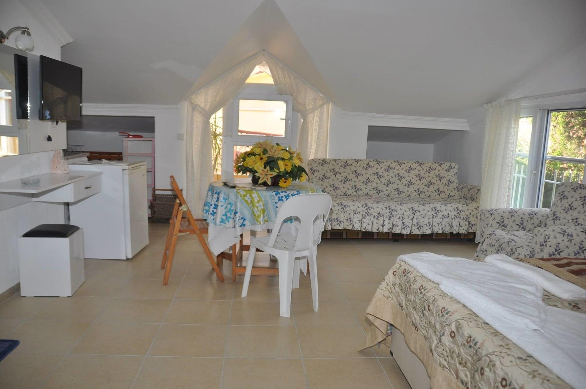 Hotel Happy Nur 3*