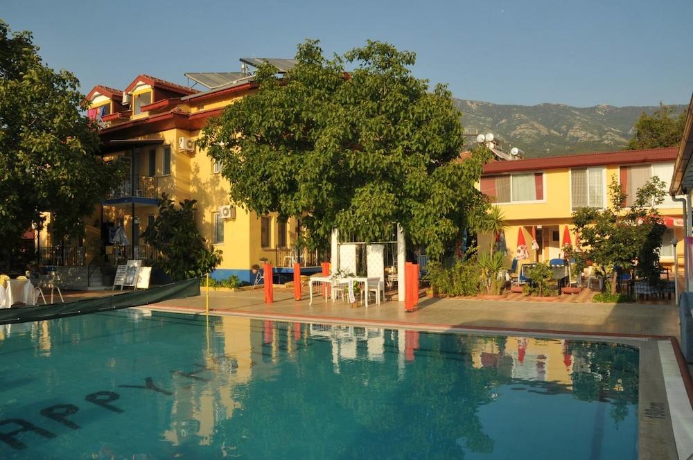 Hotel Happy Nur 3*