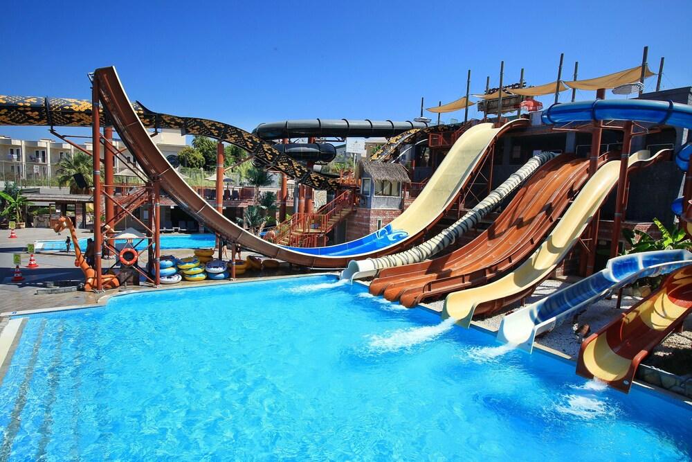 Resort Cactus Mirage Family Club