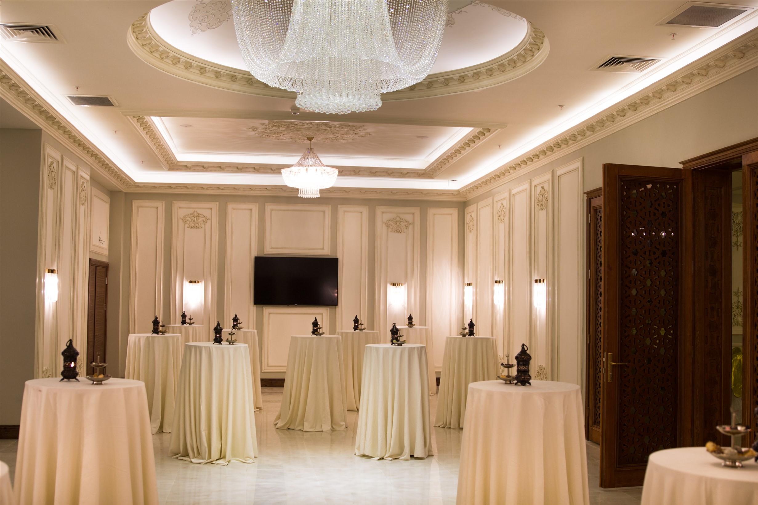 Babillon & Restaurant Hotel 5*