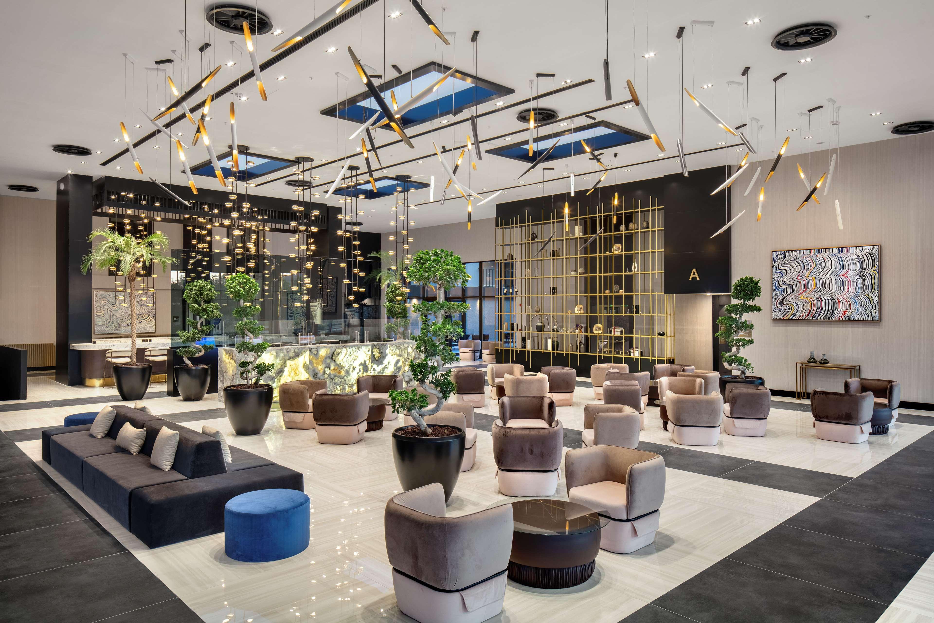 Radisson Aliaga