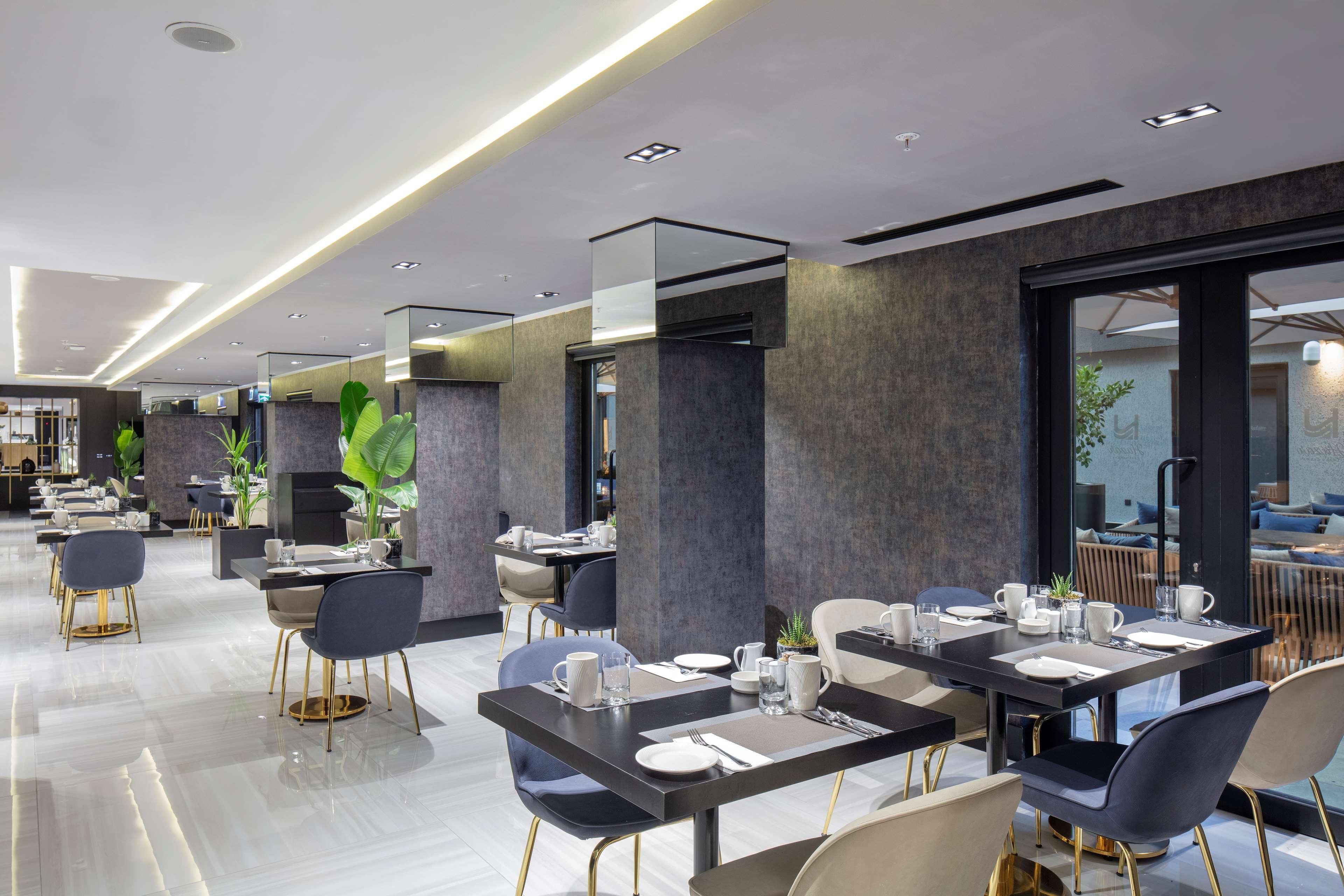 Radisson Aliaga Hotel 5*