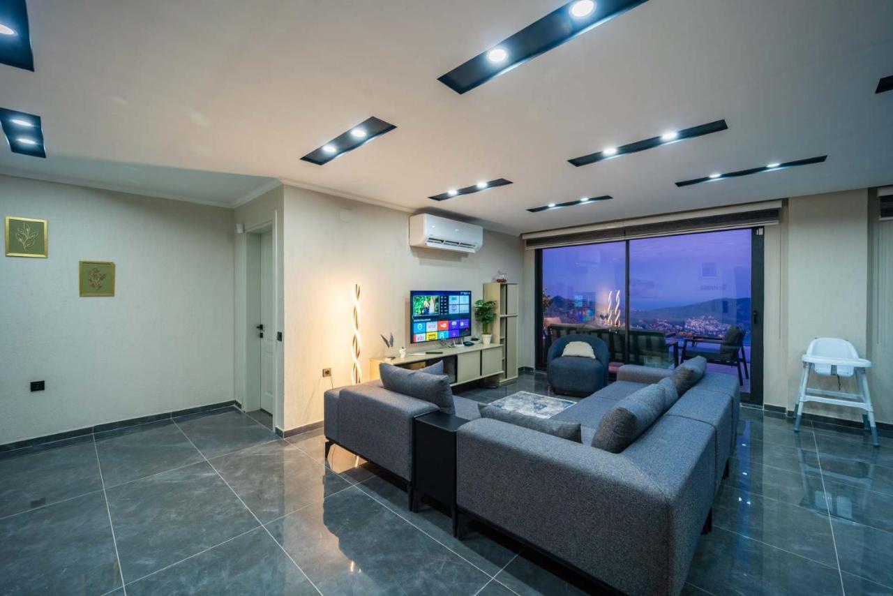 Eco Big Eyes Villa