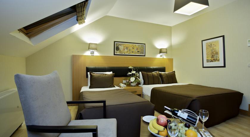 Mirilayon - Old Town Hotel