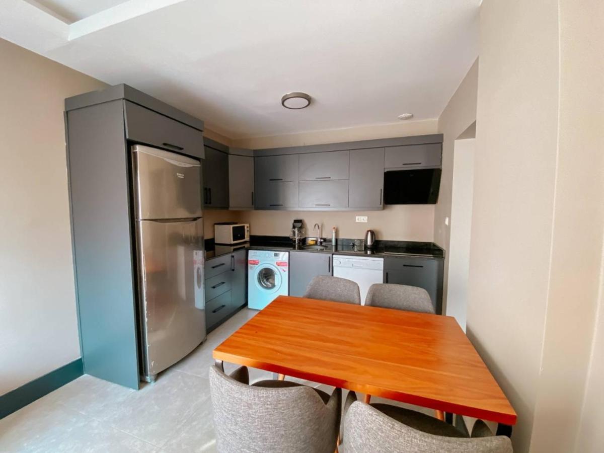 Oeluedeniz 1+1 Modern Summerhouse With Swimming Pool Aparthotel Fethiye