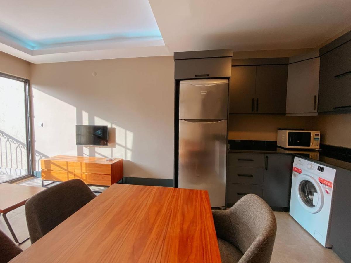 Oeluedeniz 1+1 Modern Summerhouse With Swimming Pool Fethiye