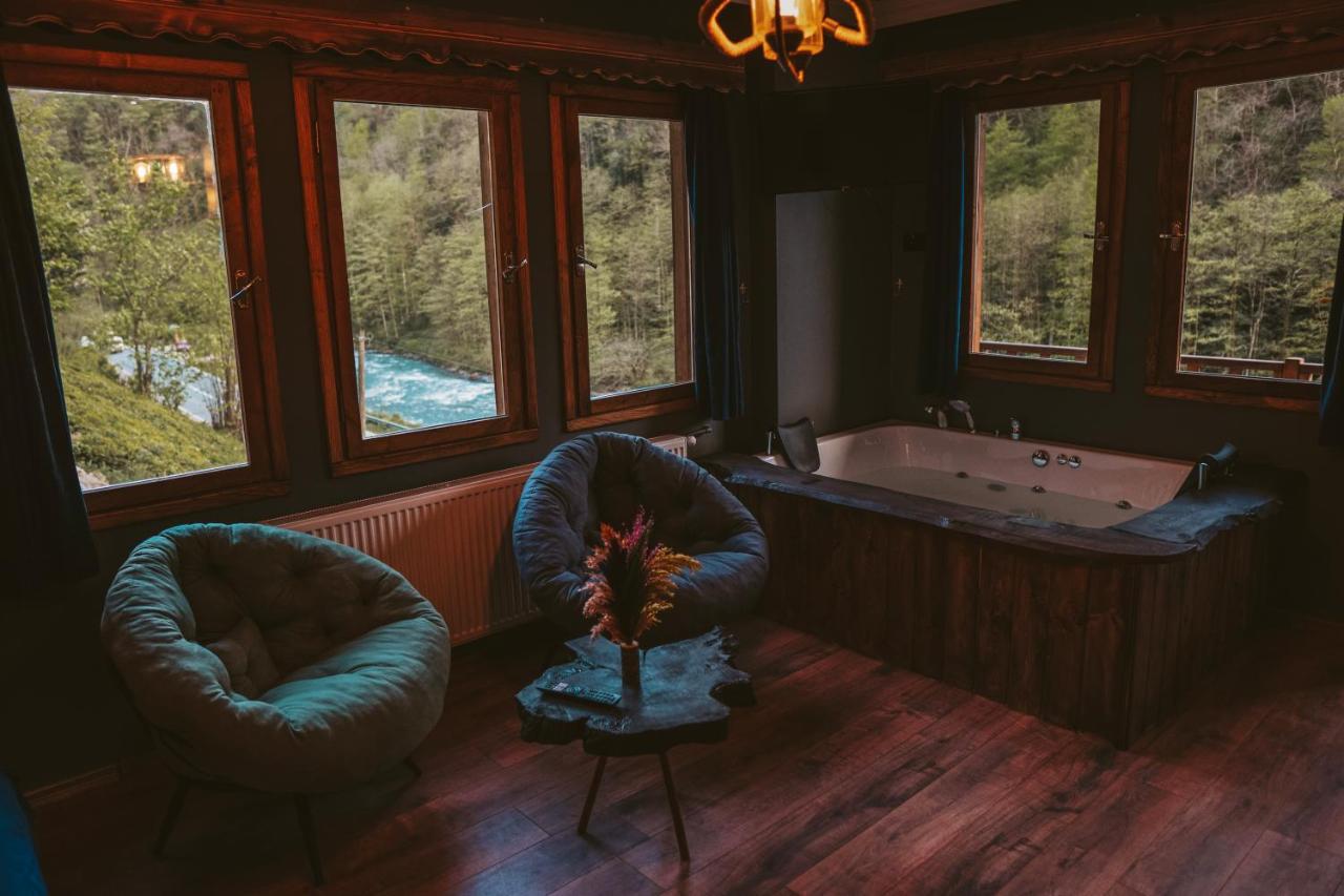 Hotel River Deluxe Camlihemsin