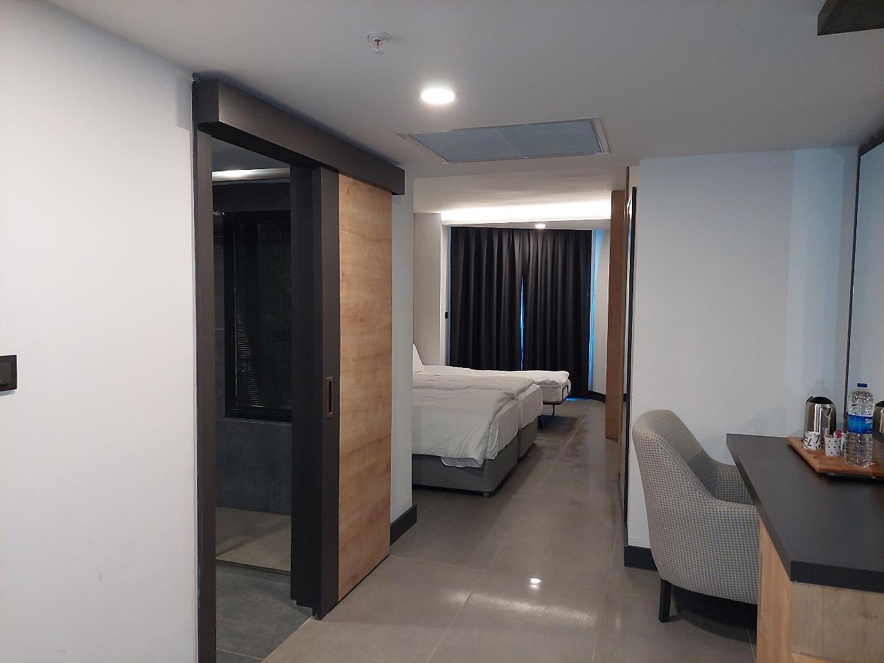 Signature Blue 5*