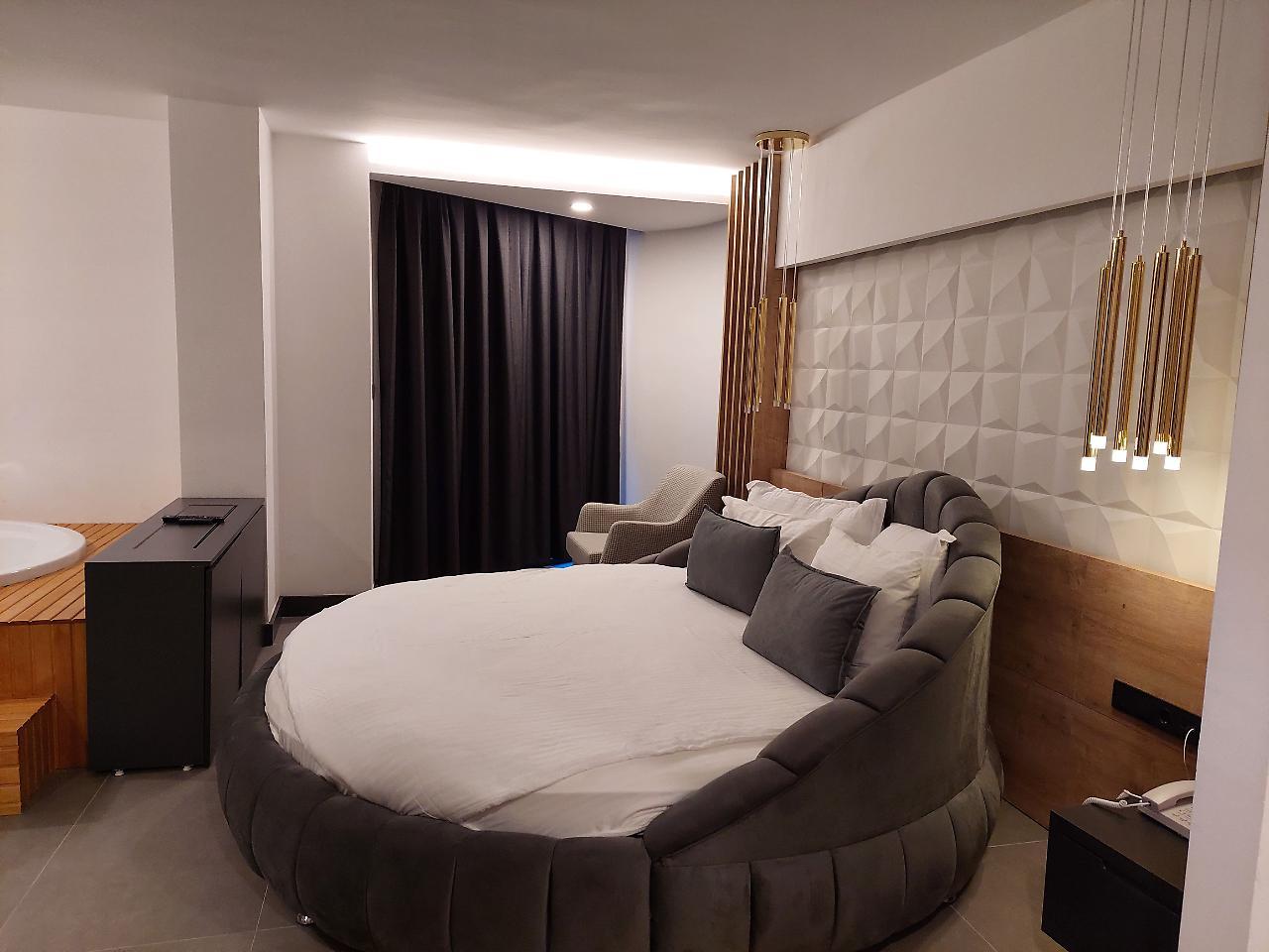 Signature Blue Hotel