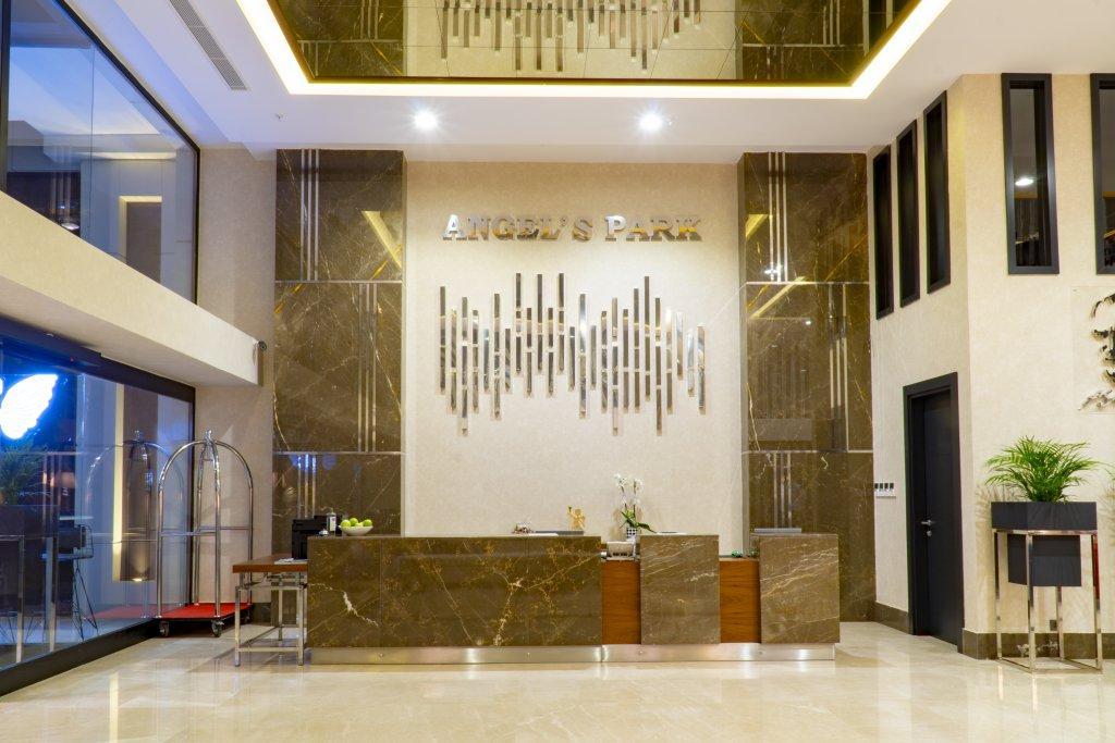Angel's Park Hotel 4*