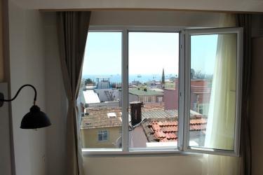 Hotel The Reina 3*