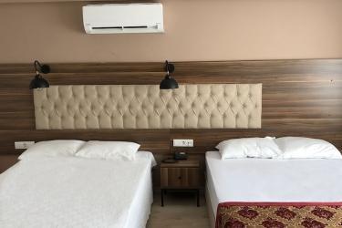 Hotel The Reina