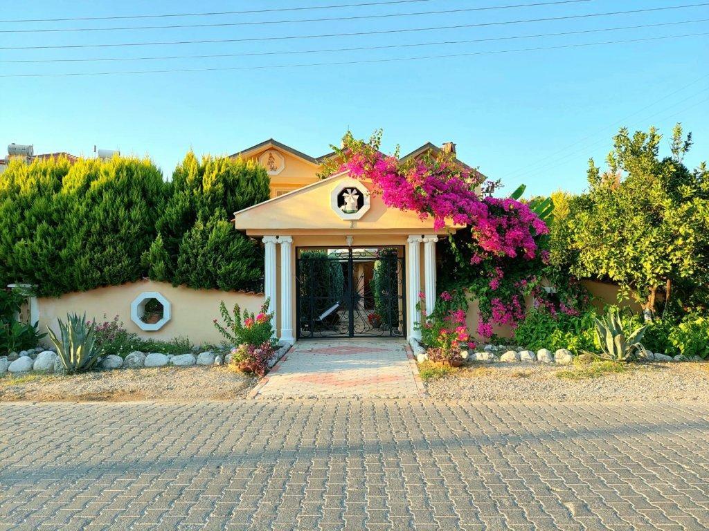 Villa Palace *