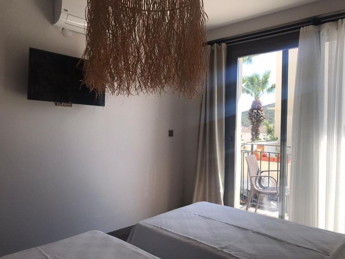 Eva Hotel *