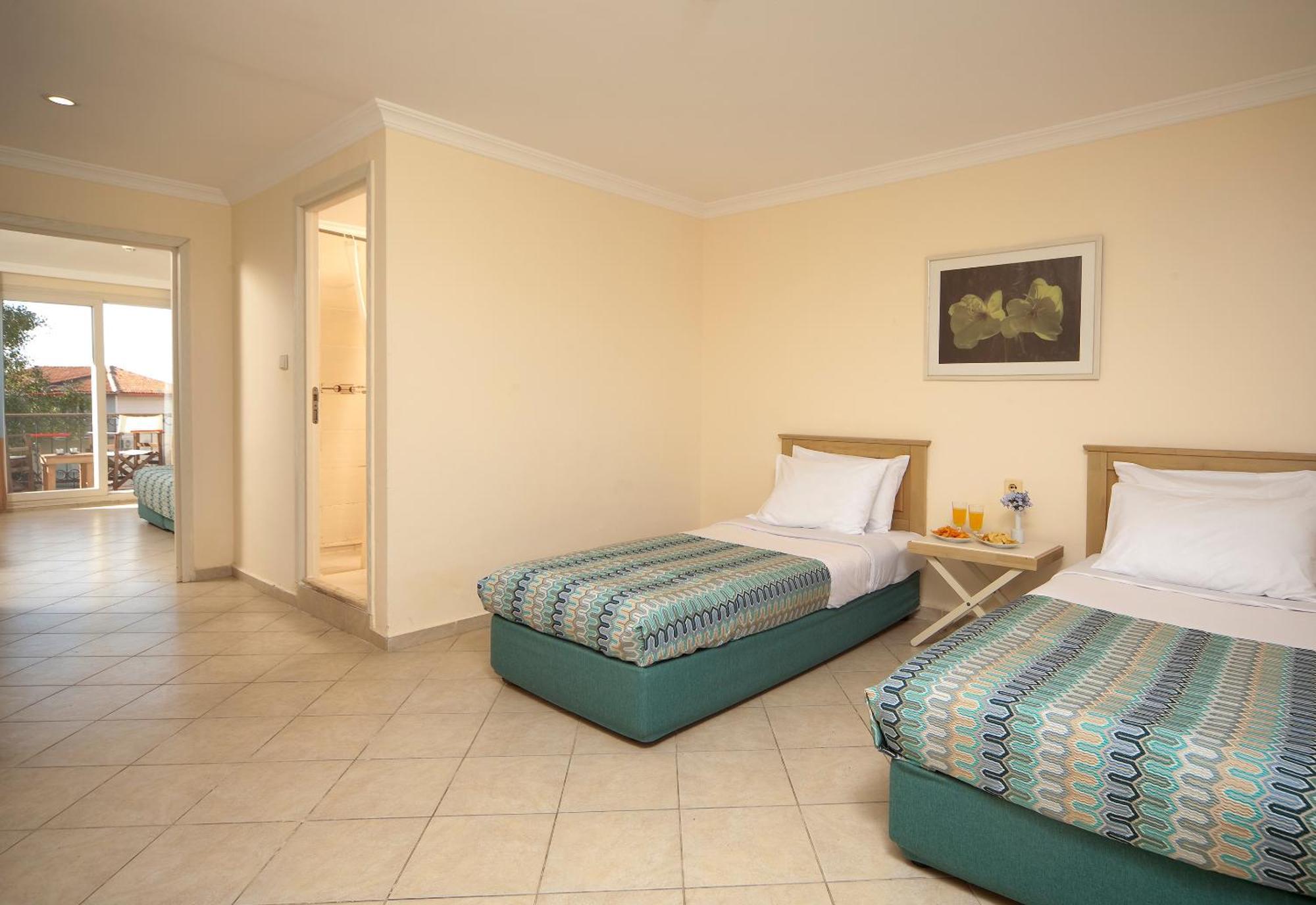 Hotel Club Atlantis 4*