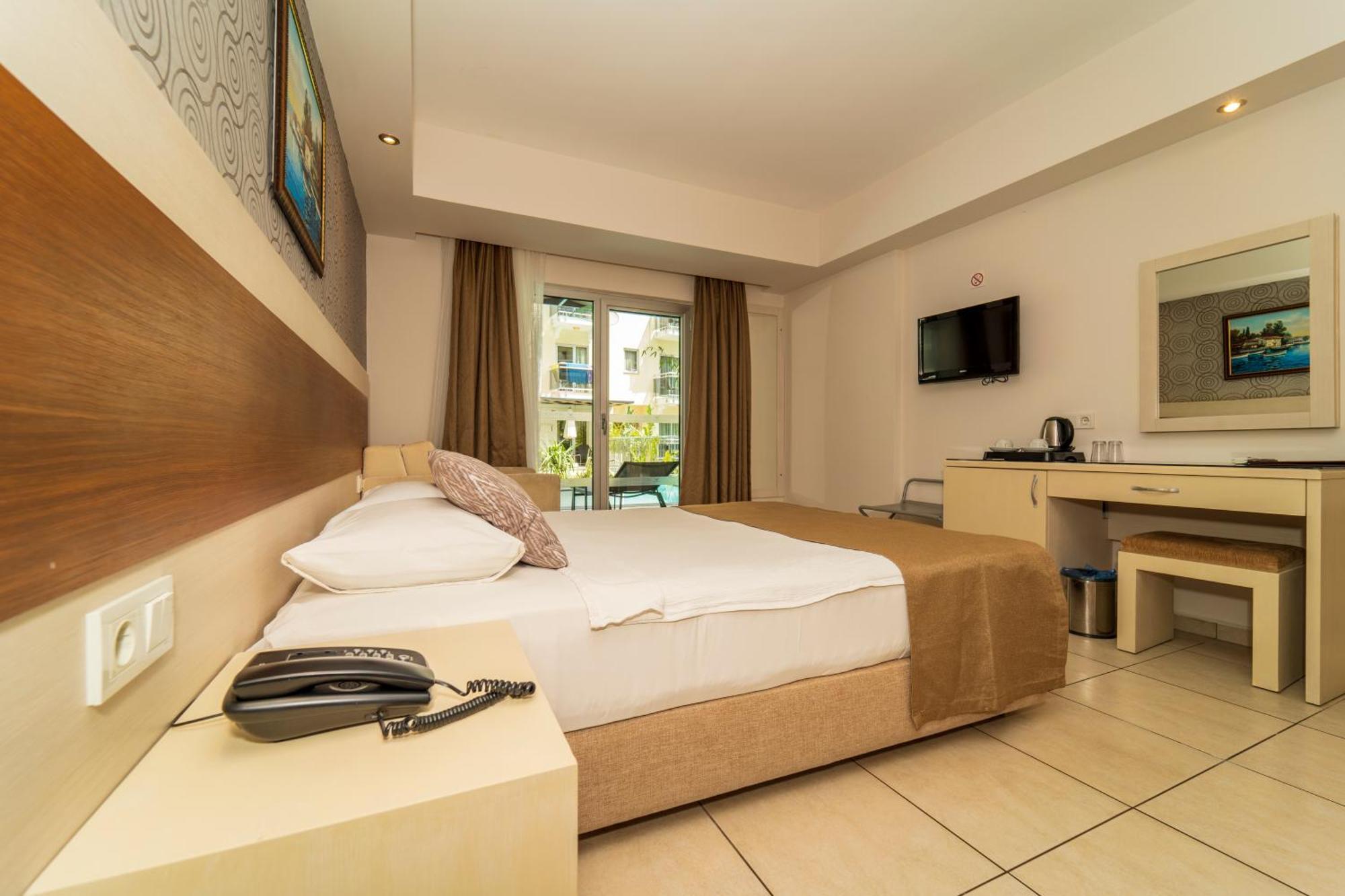 Hotel Montebello 4*