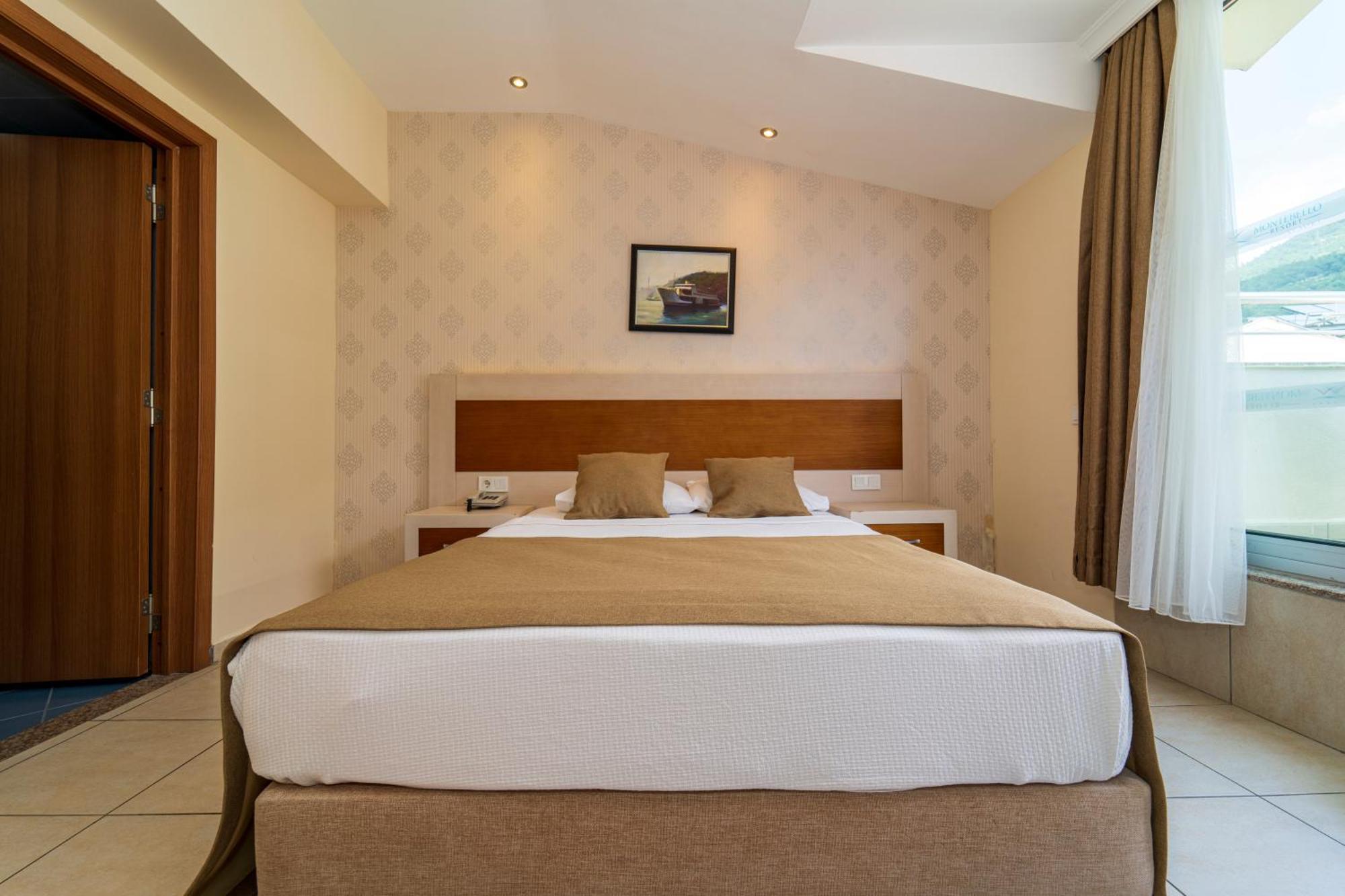 Hotel Montebello 4*