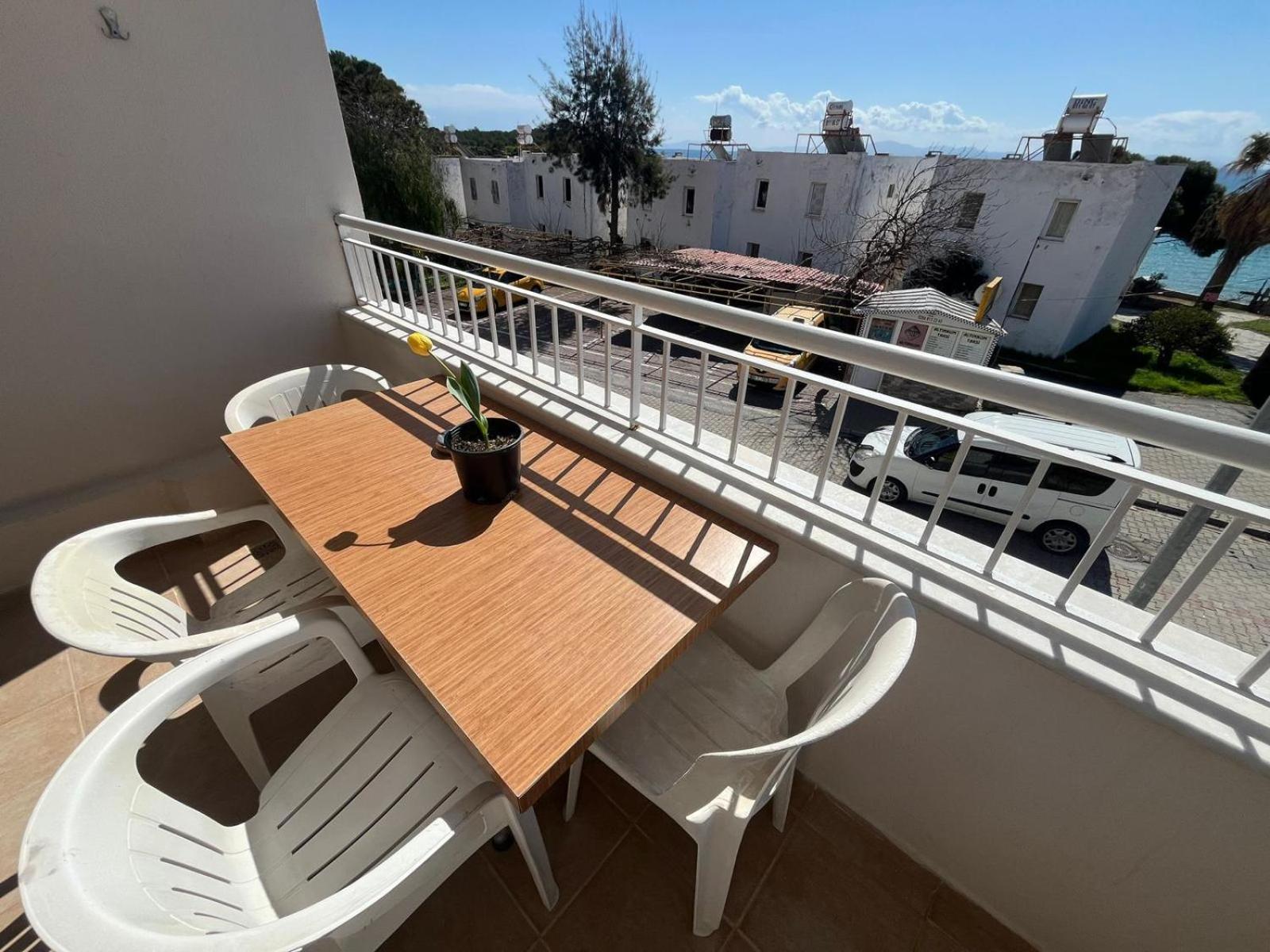 Aparthotel 50 Meters To Beach, Sea View