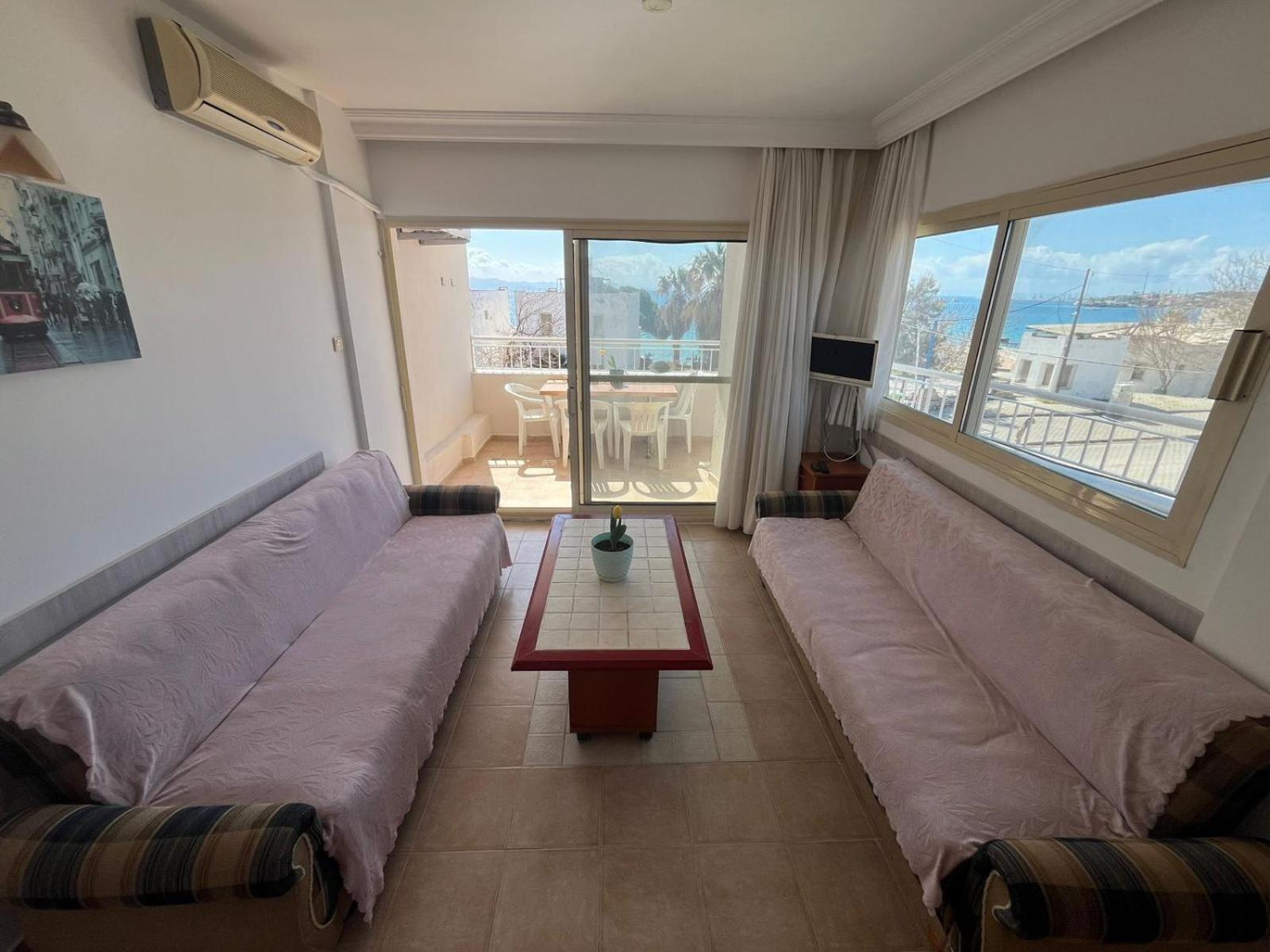 50 Meters To Beach, Sea View Aparthotel