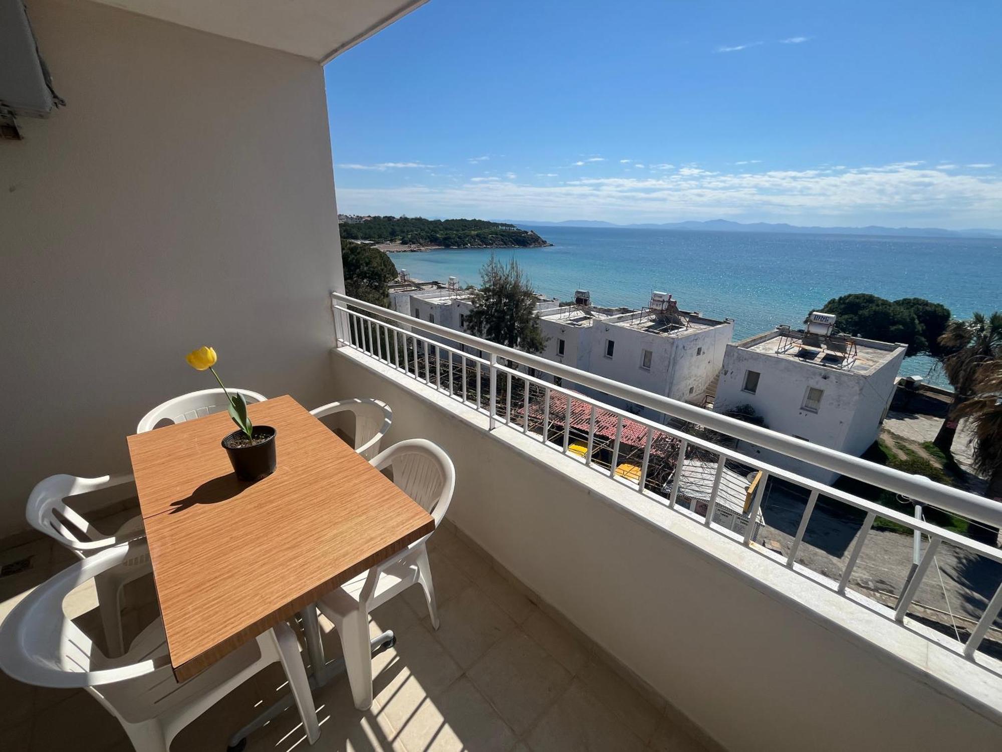 Aparthotel 50 Meters To Beach, Sea View