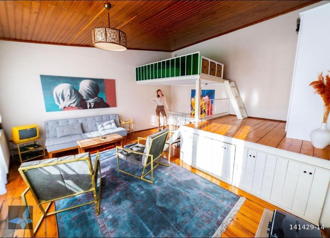 Taksim Funhouse Apartment *