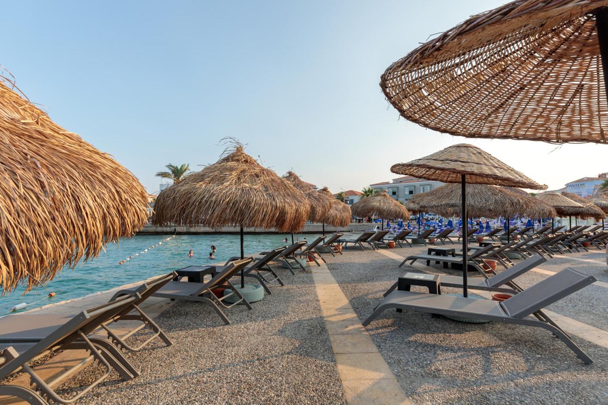 Cumbalica Aparthotel *