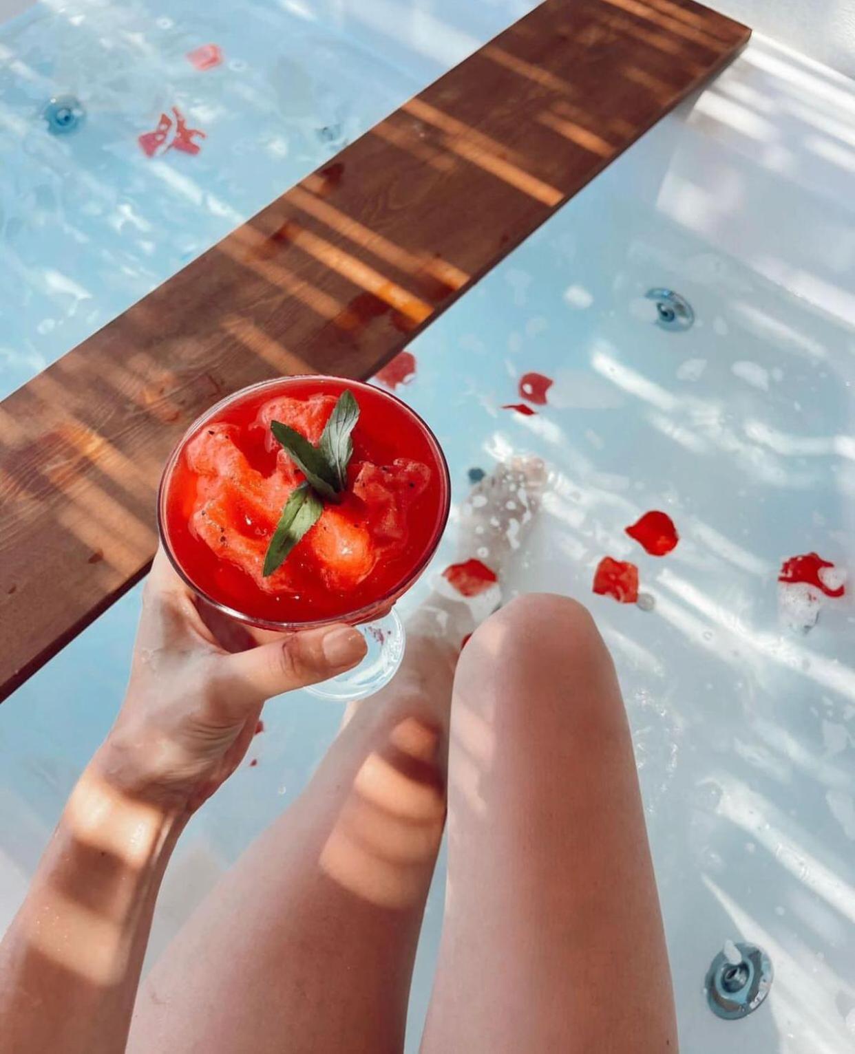 Maia Luxury & Hotel